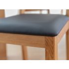 Piero szék, fekete ülőfelülettel