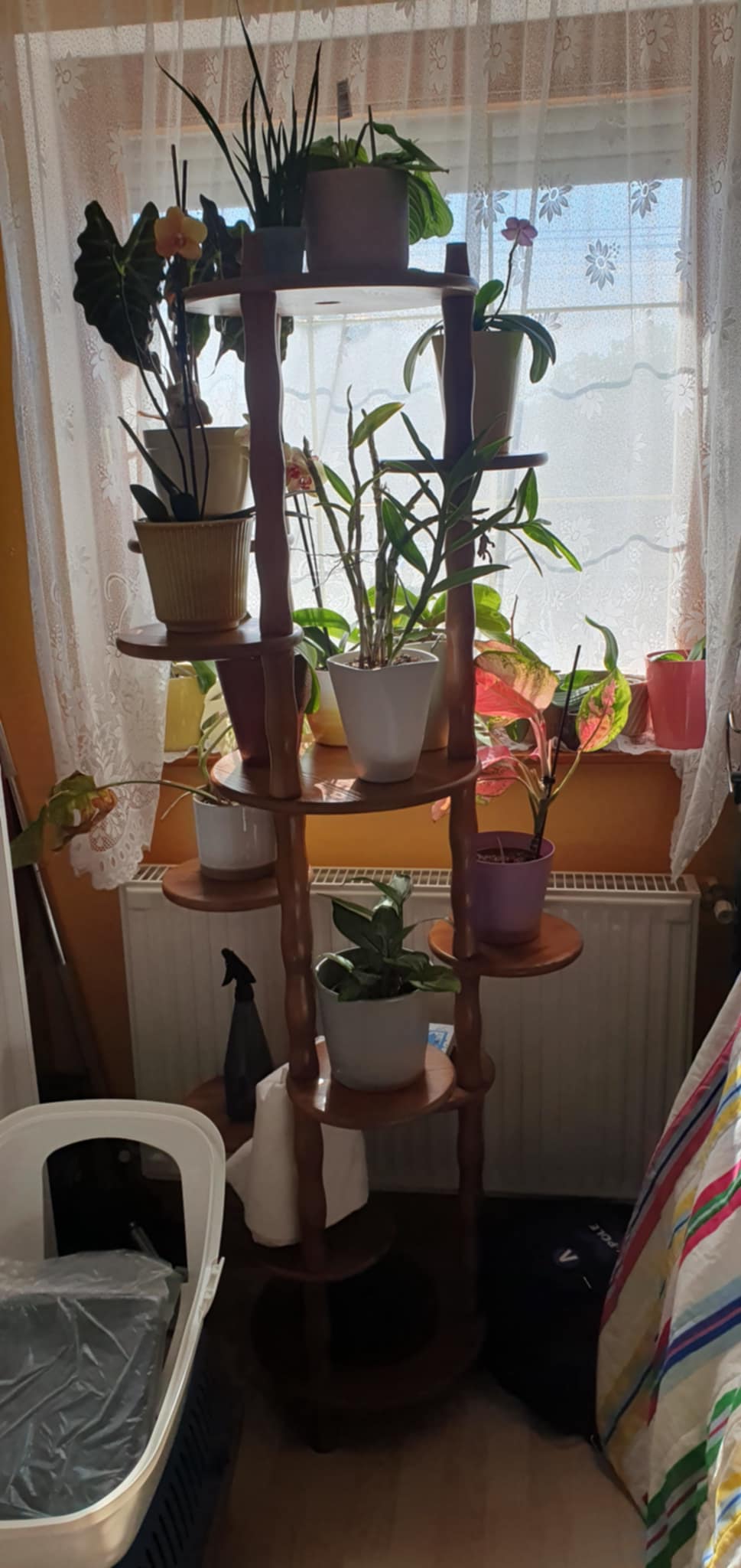 Virágtartó 9+3 pácolt
