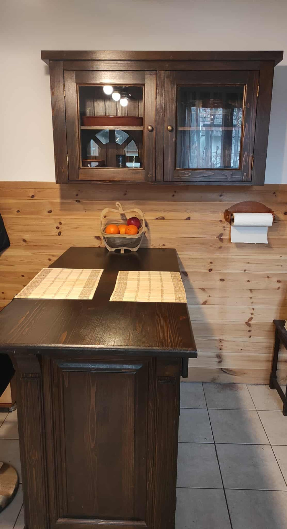 2 ajtós, üveges, alacsony felső elem
